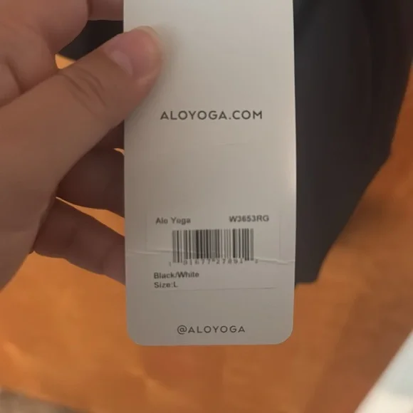 RARE BRAND NEW Alo yoga mock neck pullover - Picture 4 of 5